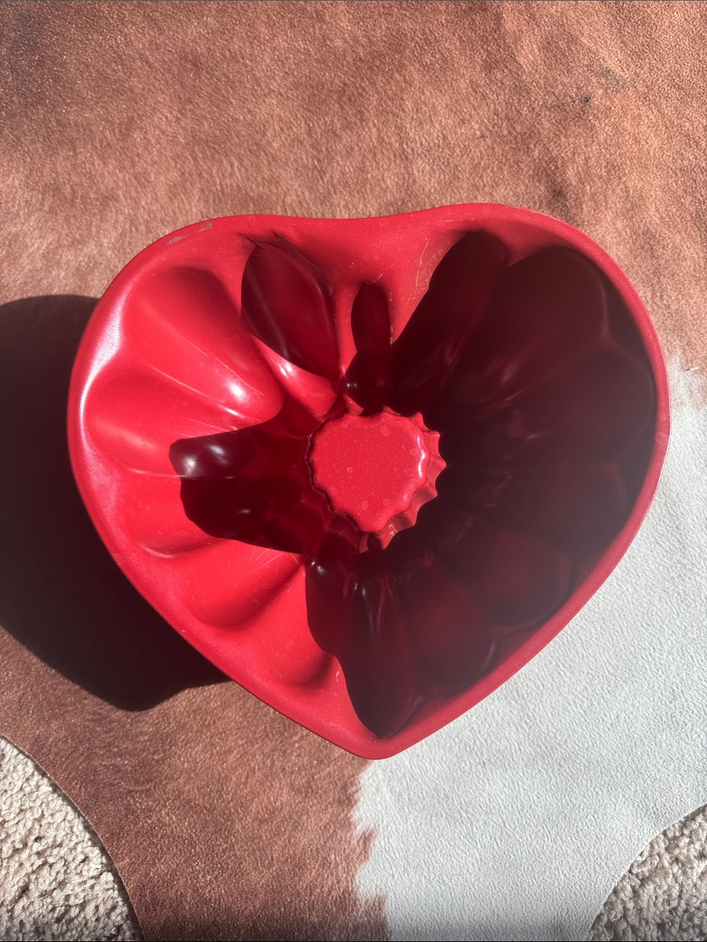 Red Heart-Shaped Silicone Bundt Cake Mold - Unbranded